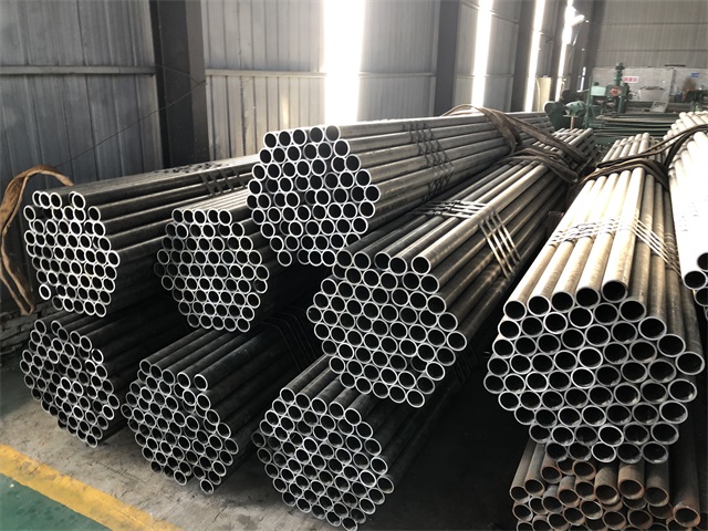 鸡西小口径厚壁无缝钢管
